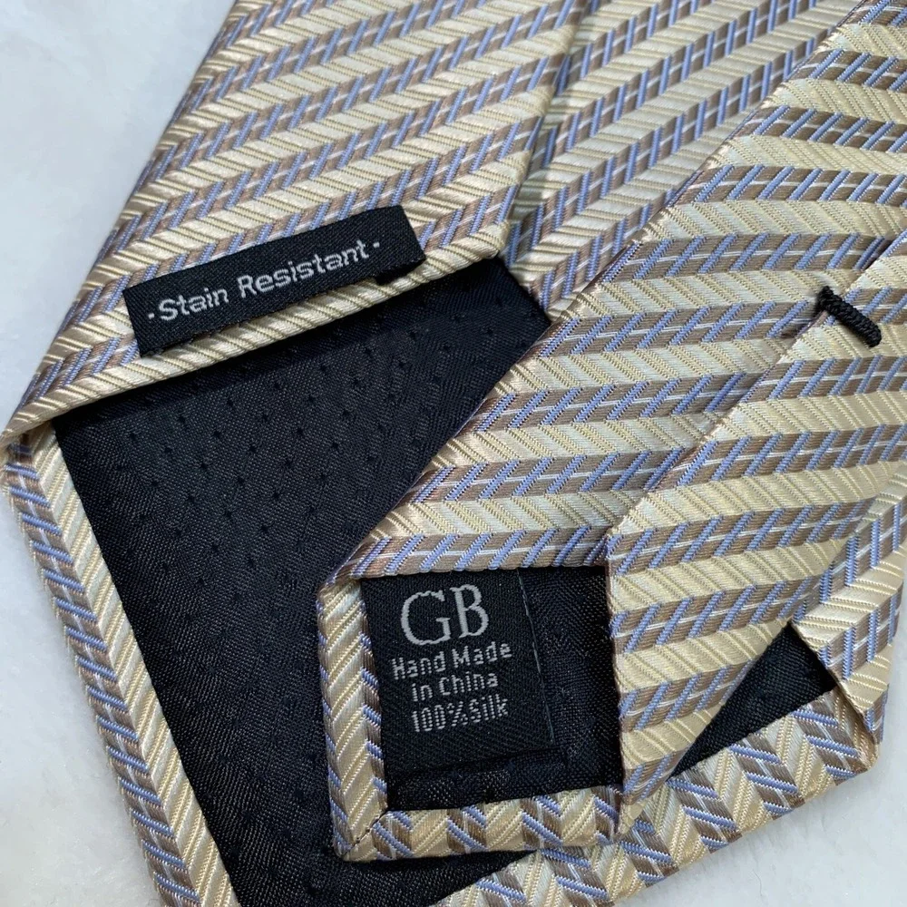 Geoffrey Beene GB Mens Tie long 100% silk hand made Cream Blue Diagonal Striped‎
